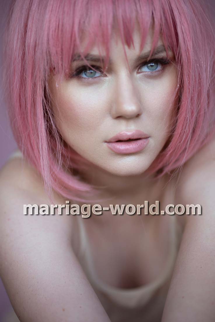 ukrainian woman pink hair